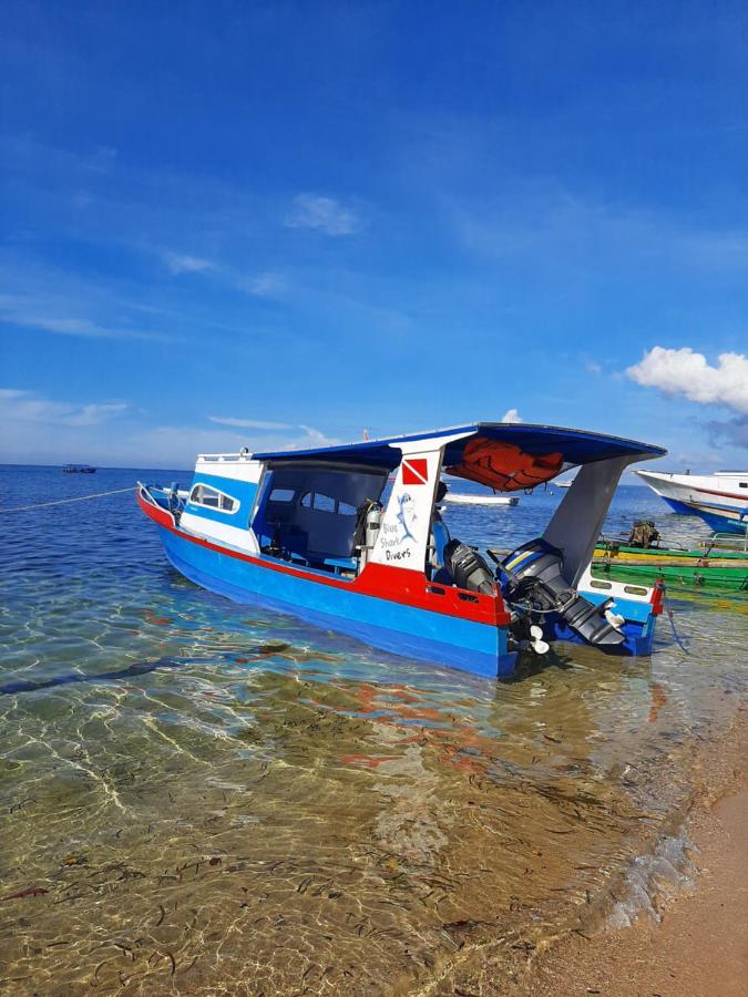 Blue Shark Divers Bunaken Ngoại thất bức ảnh