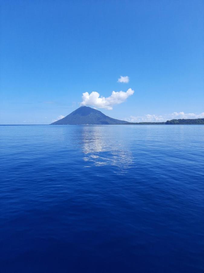 Blue Shark Divers Bunaken Ngoại thất bức ảnh