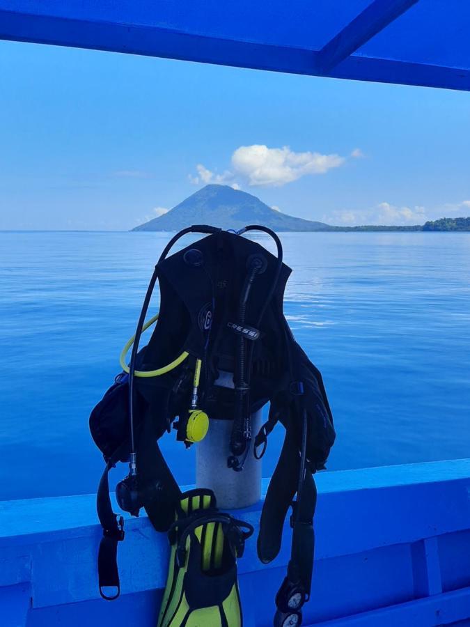 Blue Shark Divers Bunaken Ngoại thất bức ảnh