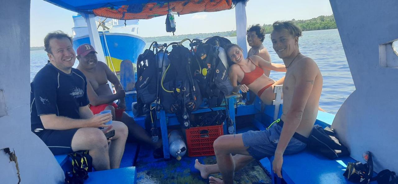 Blue Shark Divers Bunaken Ngoại thất bức ảnh