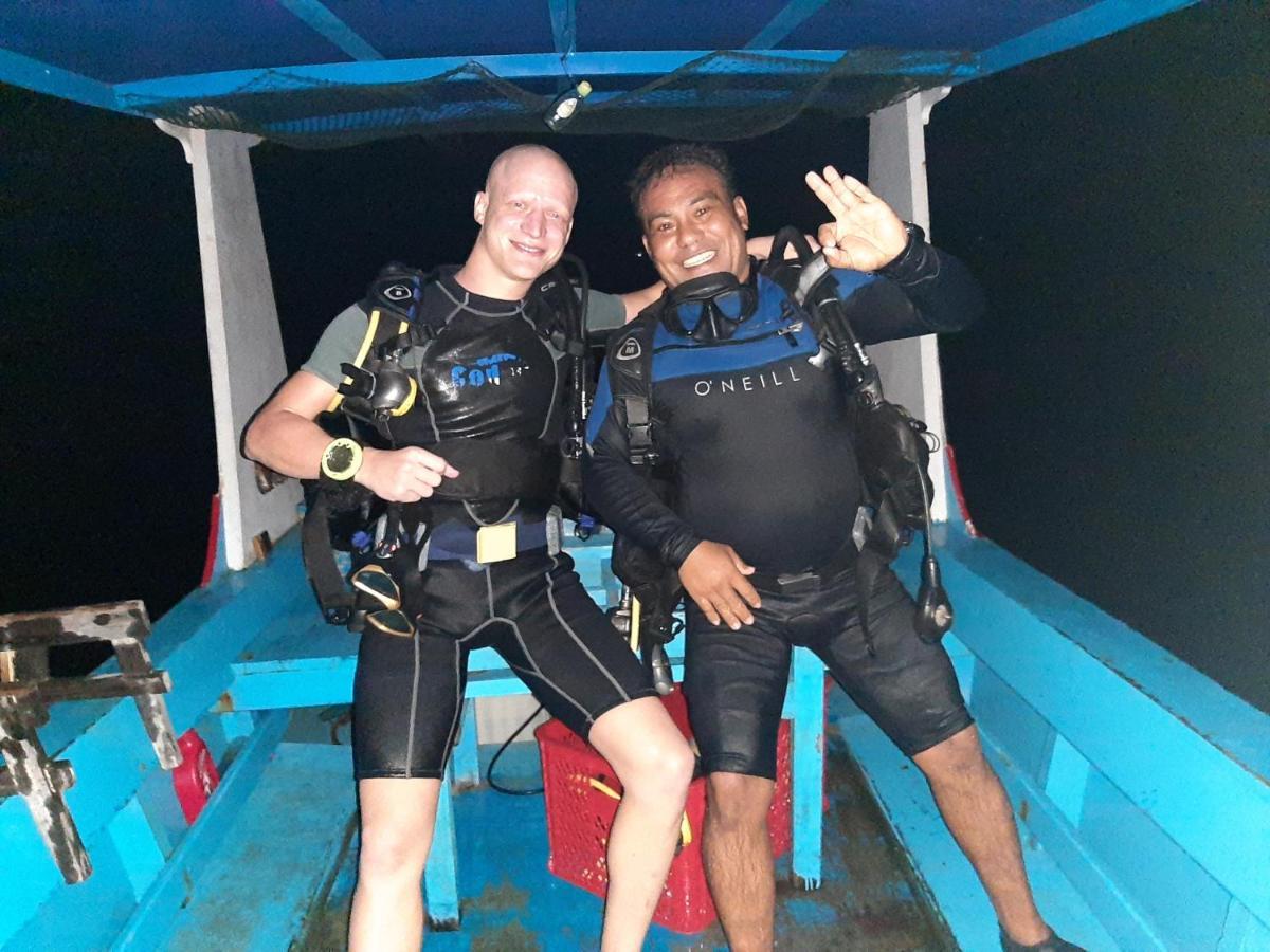 Blue Shark Divers Bunaken Ngoại thất bức ảnh